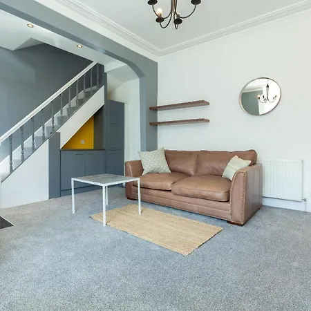 Large Double Bedroom * Leeds (West Yorkshire)